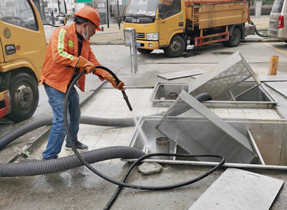 牙叉镇隔油池清理